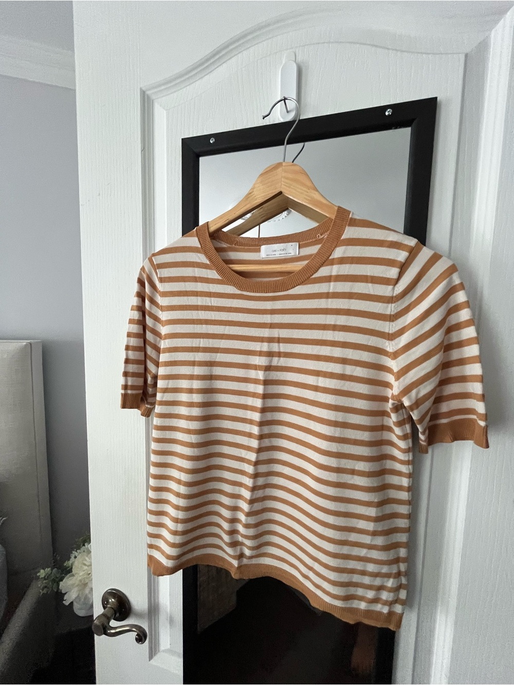 Oak and fort yellow and white stripes tee